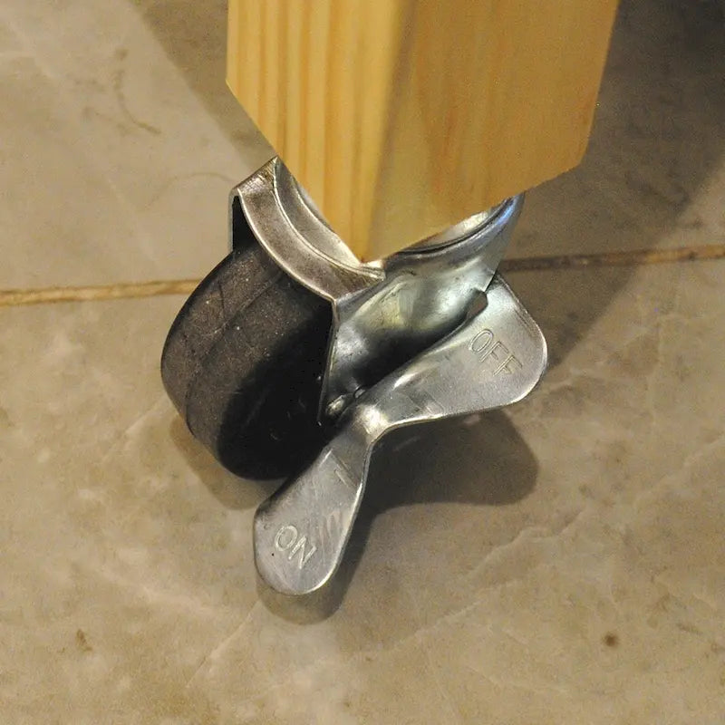 Îlot de cuisine et desserte de cuisine, îlot de cuisine mobile avec deux roulettes verrouillables, plateau en bois d'hévéa, design simple